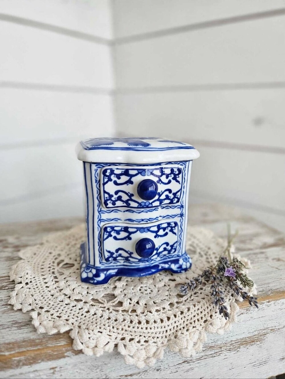 Vintage Blue & White Chinoiserie Ceramic 2-Drawer Trinket Box Miniature Chest